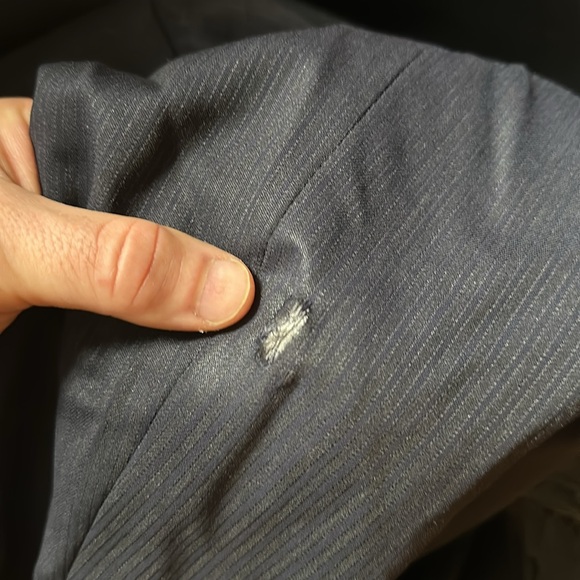 VALENTINO authentic men’s navy virgin wool suit - Picture 6 of 7